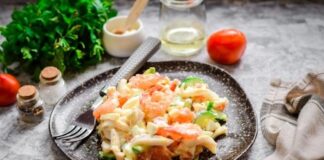 Салат с кальмарами и семгой: нежный рецепт на праздничный стол и не только салат с кальмарами и семгой